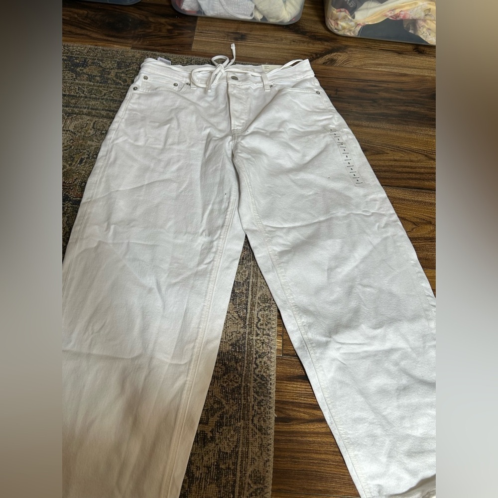 NWT AE White Mid Rise Stretch barrel jeans - Picture 4 of 12
